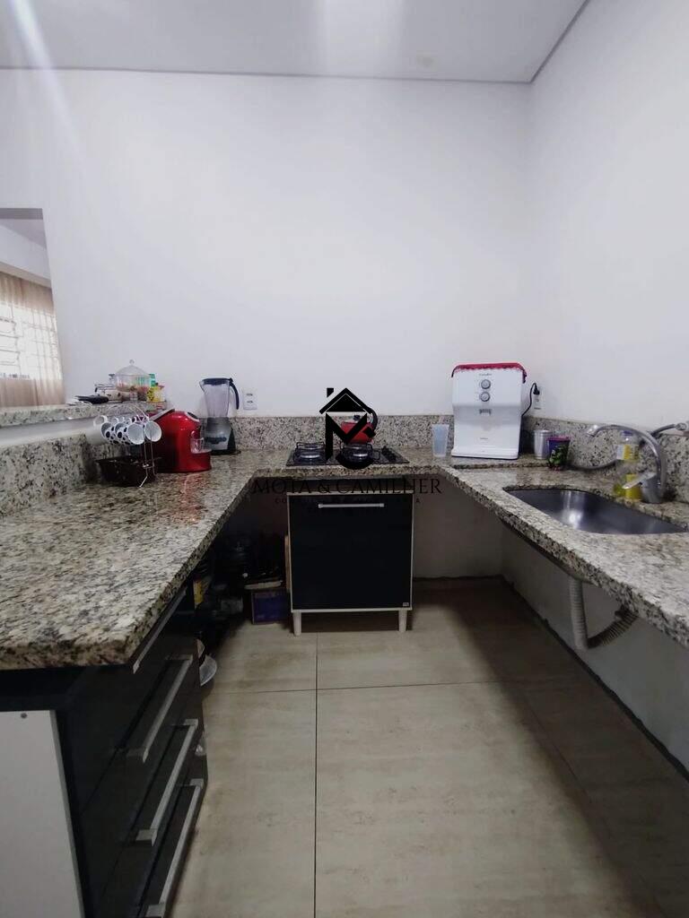 Casa à venda no Parque das Flores: 