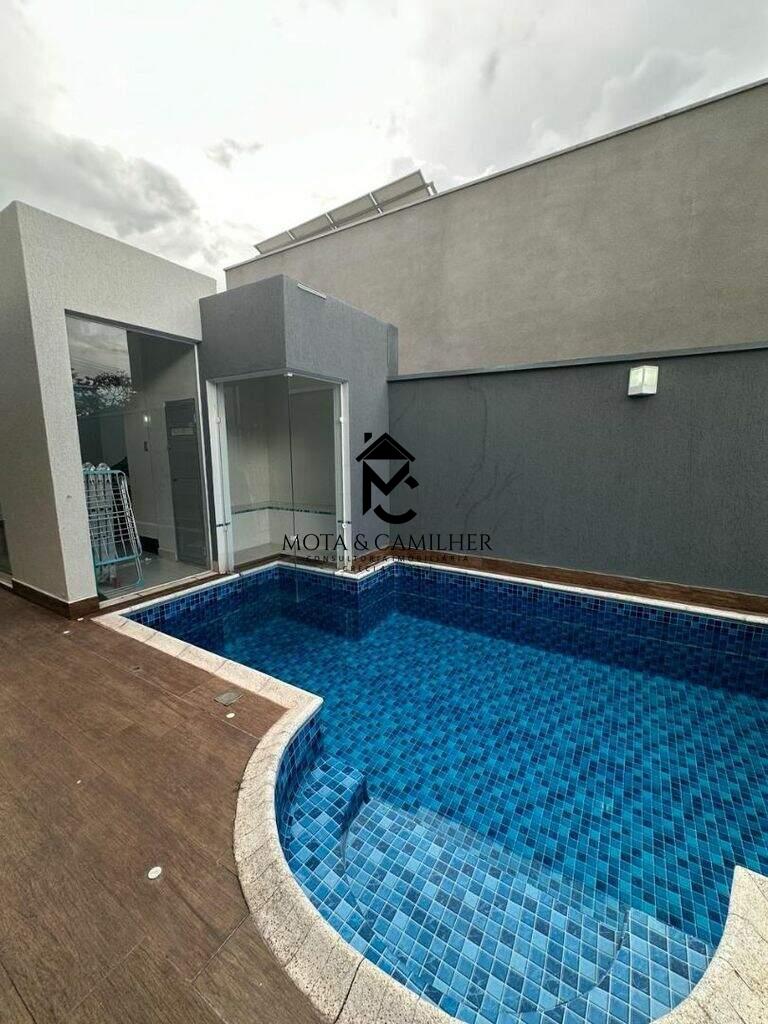 Casa em condominio à venda no Pinhão: 