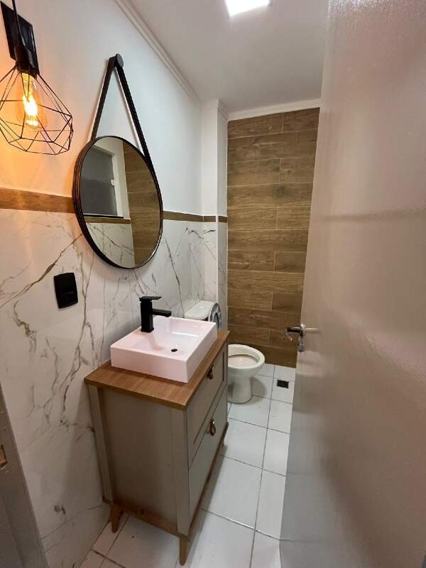 Sala à venda no Centro: 
