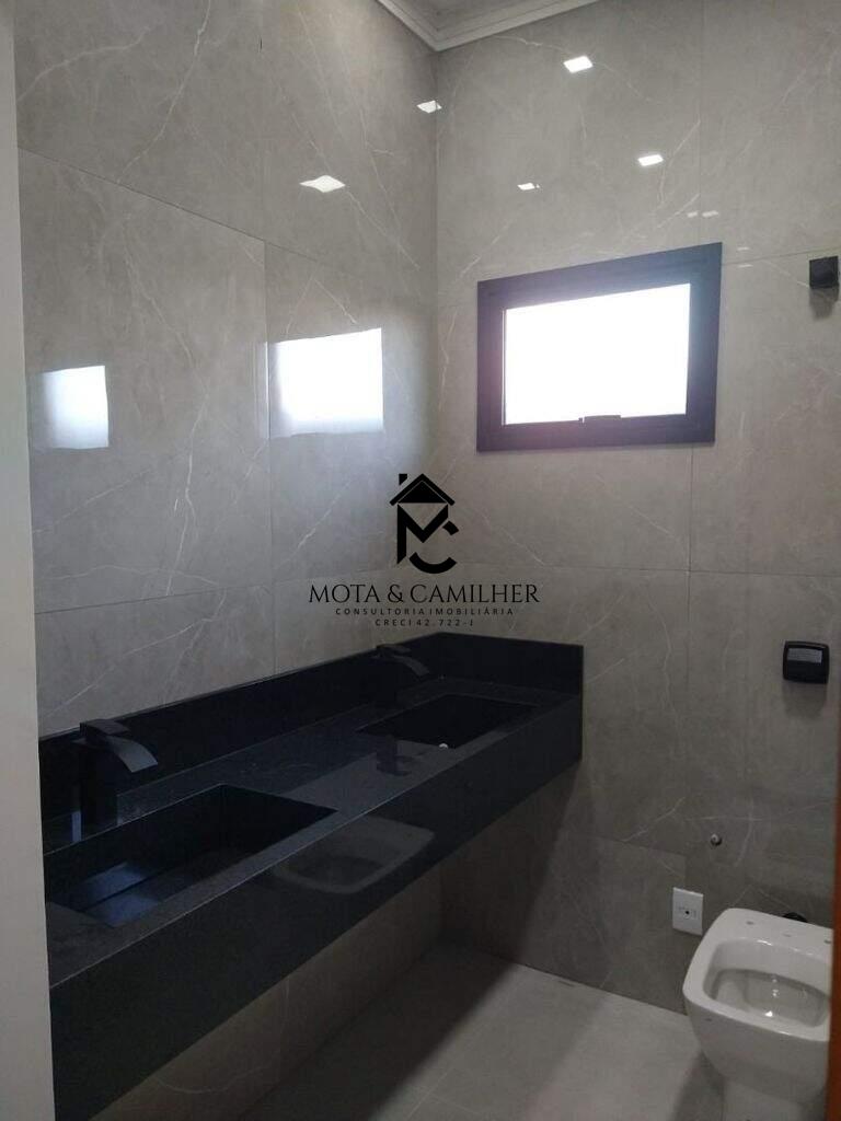 Casa em condominio à venda no Tremembe: 