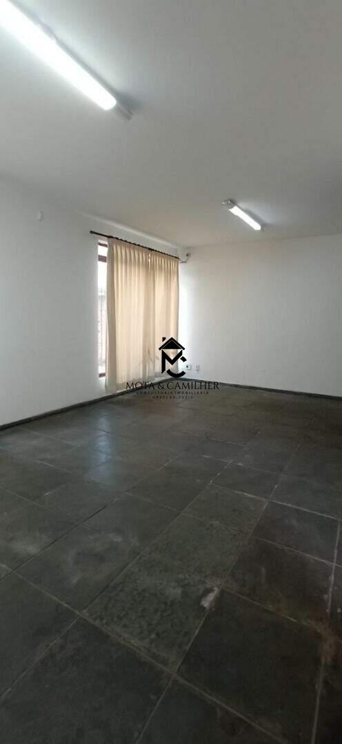 Casa à venda no Centro: 