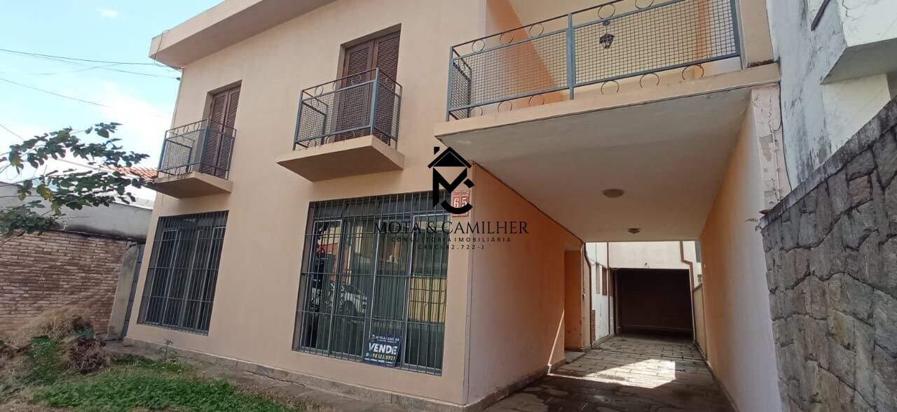 Casa à venda no Centro: 