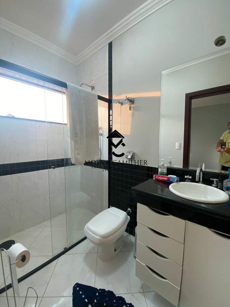 Casa em condominio à venda no Esplanada Independência: 