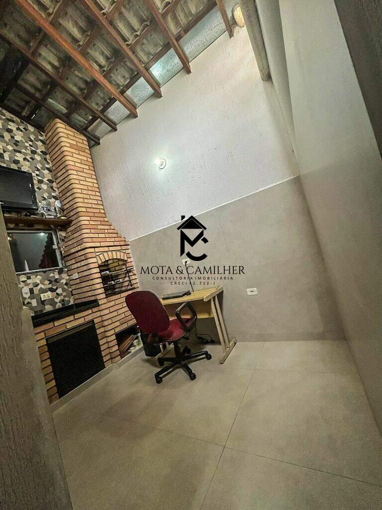 Casa à venda no Piracangaguá: 