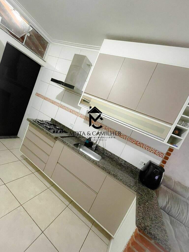 Casa à venda no Piracangaguá: 