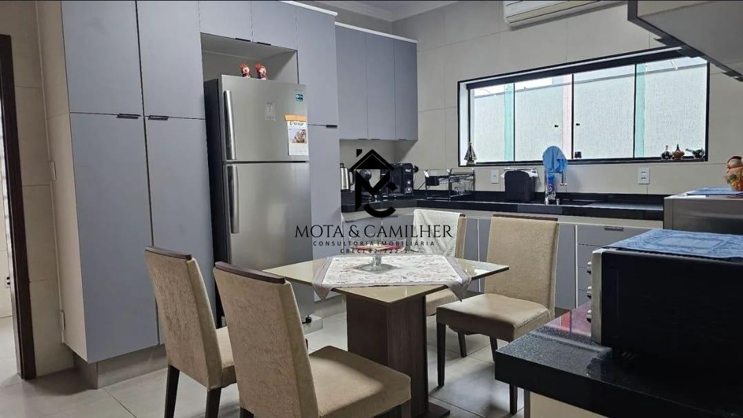 Casa à venda no Chácara do Visconde: 