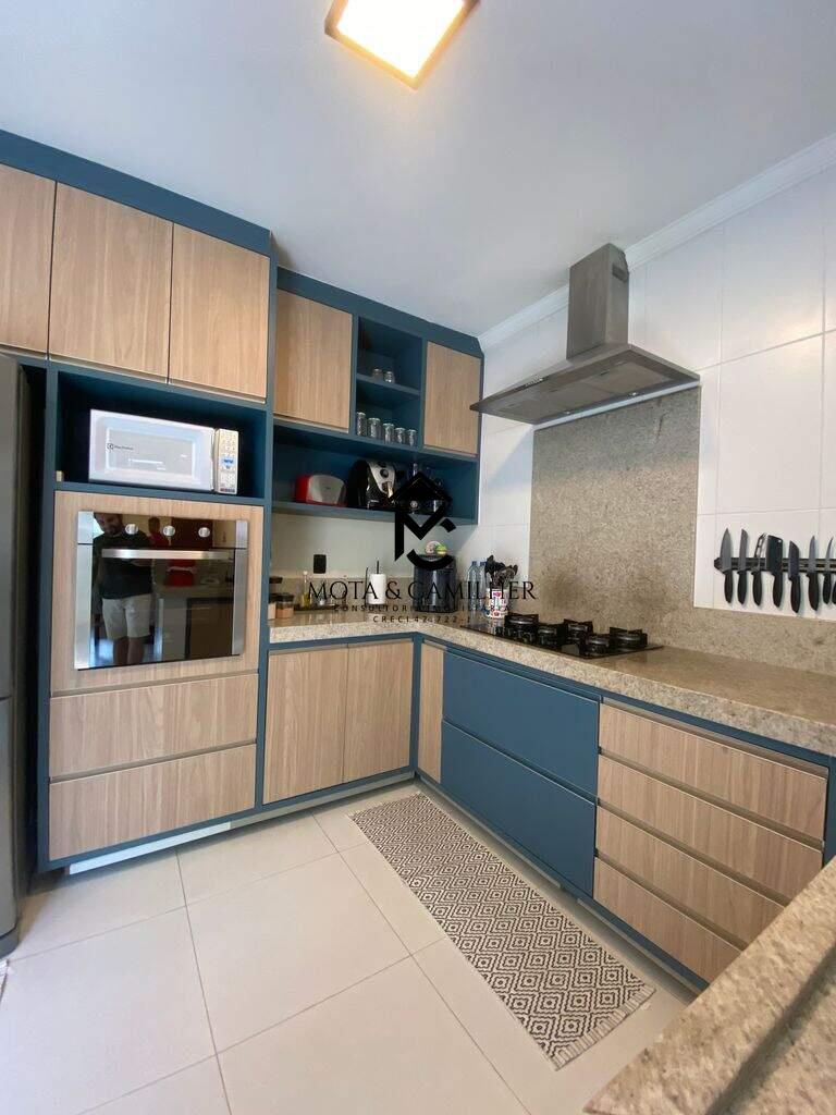 Casa em condominio à venda no Caminho Novo: 