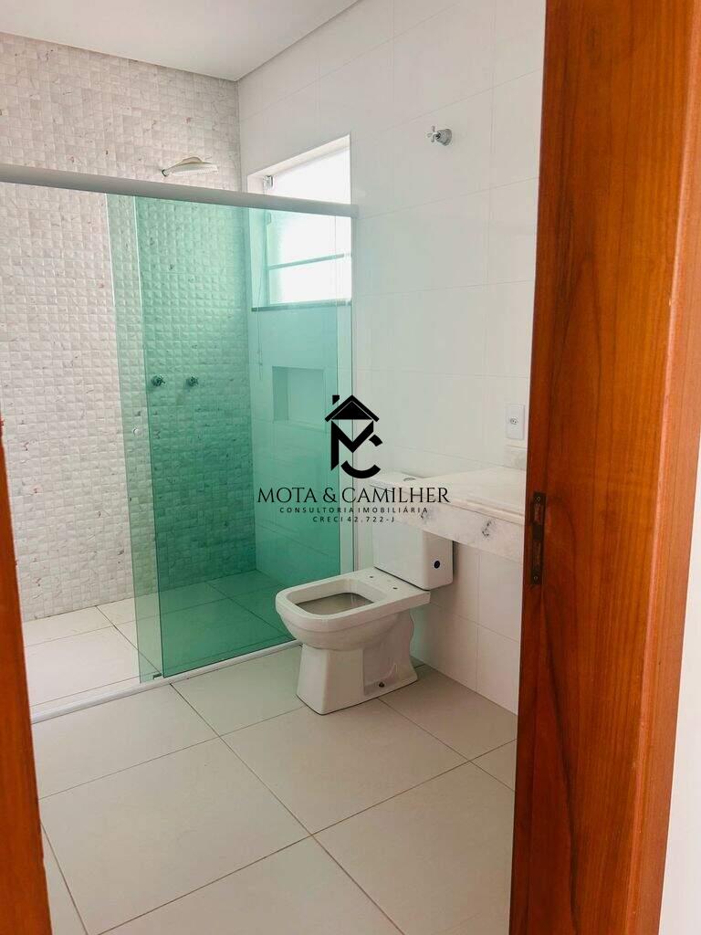 Casa em condominio à venda no Piracangaguá: 