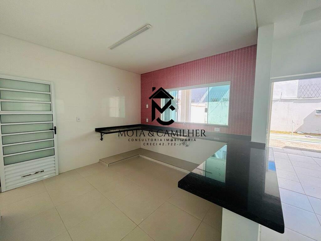 Casa em condominio à venda no Piracangaguá: 