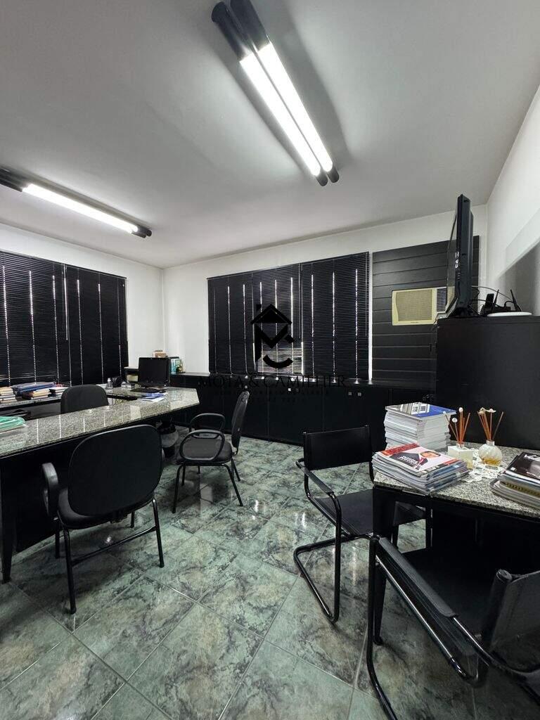 Sala à venda no Centro: 