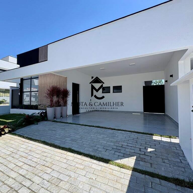 Casa em condominio à venda no Piracangaguá: 