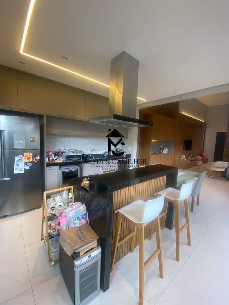 Casa em condominio à venda no Piracangaguá: 