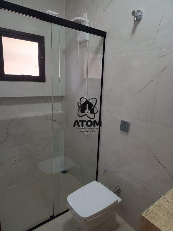 Casa em condominio à venda no Jardim Santa Tereza: 