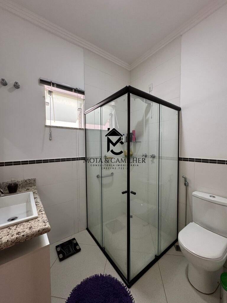 Casa em condominio à venda no Piracangaguá: 