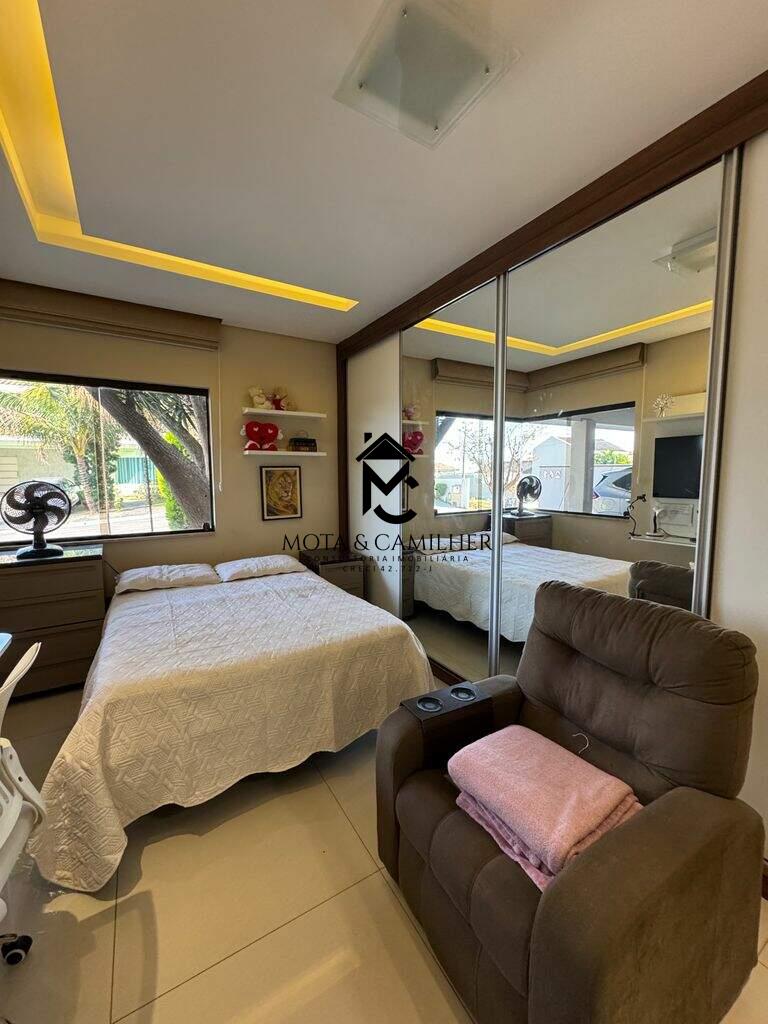 Casa em condominio à venda no Esplanada Independência: 