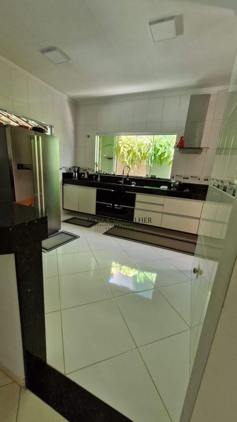 Casa em condominio à venda no Castelos: 