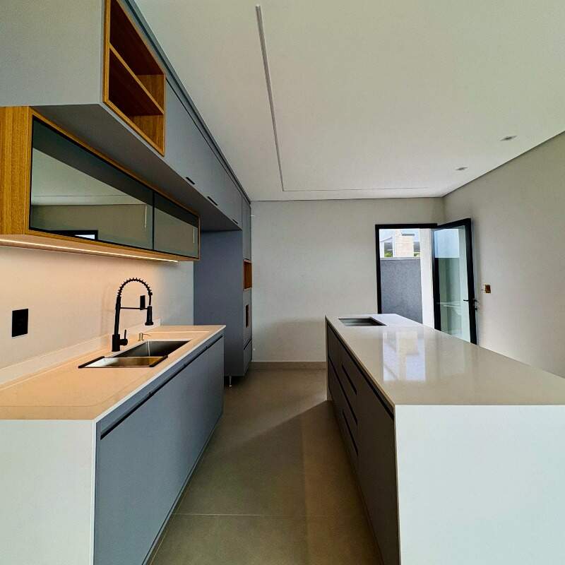 Casa em condominio à venda no Jardim Santa Tereza: 
