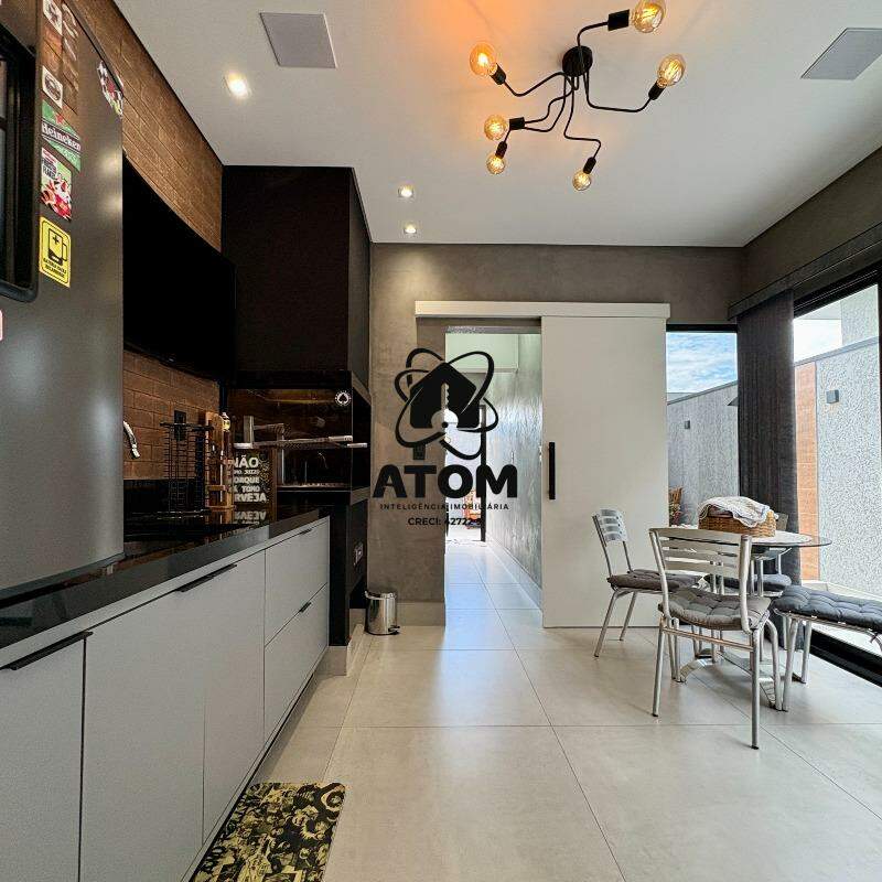 Casa em condominio à venda no Itapecerica: 
