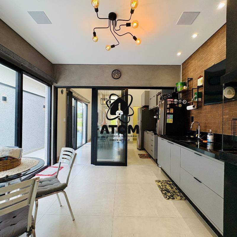 Casa em condominio à venda no Itapecerica: 