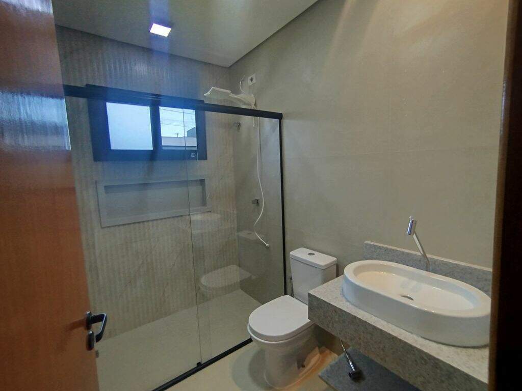 Casa em condominio à venda no Caminho Novo: 