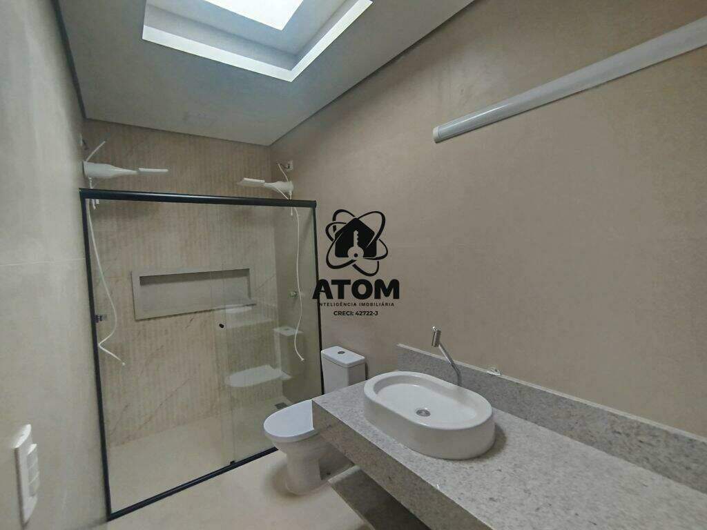 Casa em condominio à venda no Caminho Novo: 
