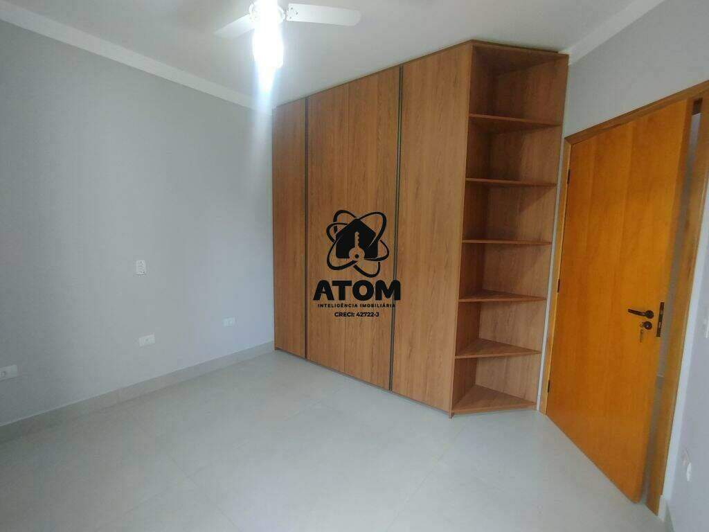 Casa em condominio à venda no Caminho Novo: 