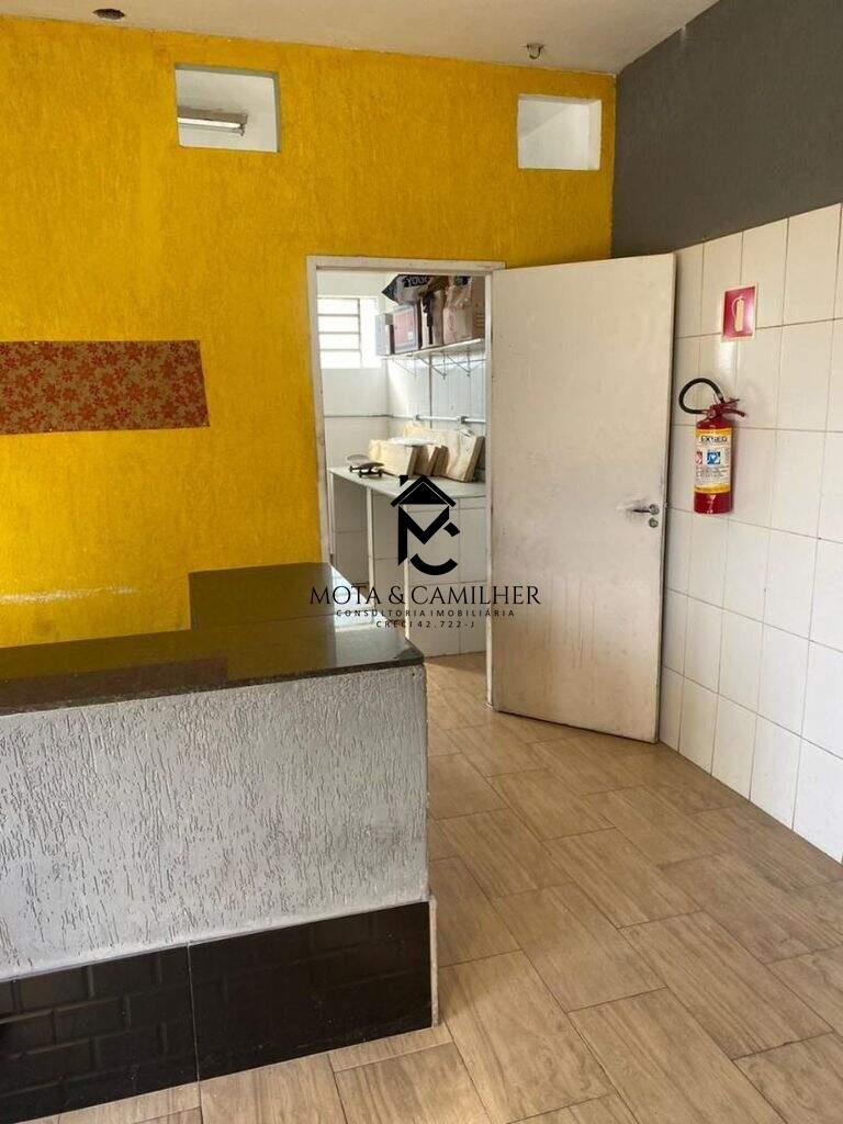 Ponto Comercial para aluguel no Jardim Maria Augusta: 