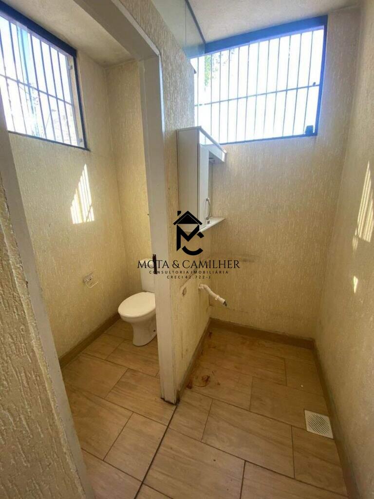 Ponto Comercial para aluguel no Jardim Maria Augusta: 