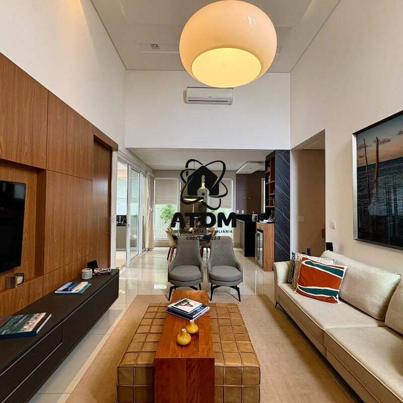Casa em condominio à venda no Quiririm: 