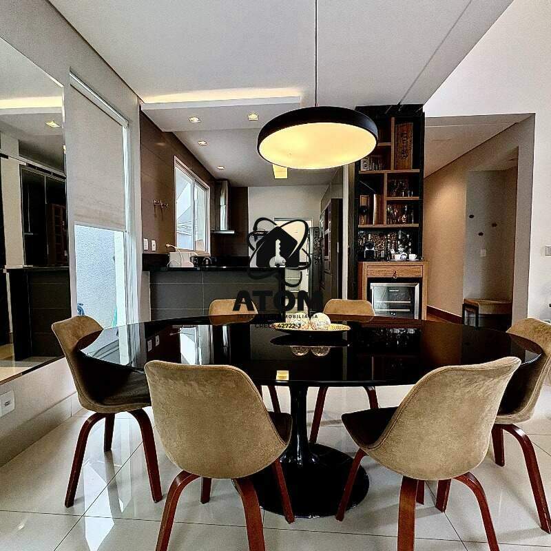 Casa em condominio à venda no Quiririm: 