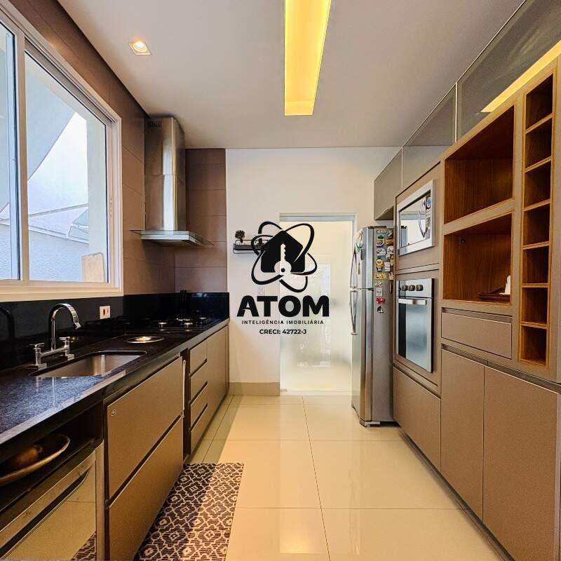 Casa em condominio à venda no Quiririm: 
