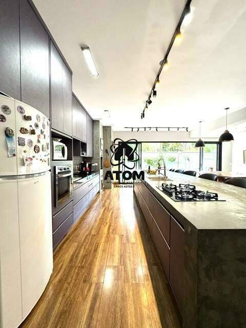 Casa em condominio à venda no Quiririm: 