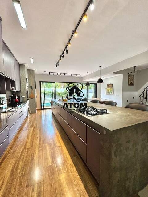 Casa em condominio à venda no Quiririm: 
