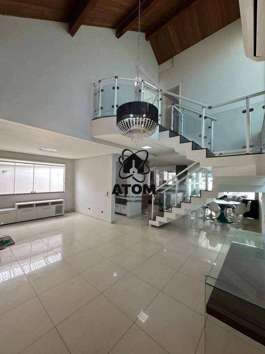 Casa em condominio à venda no Caminho Novo: 