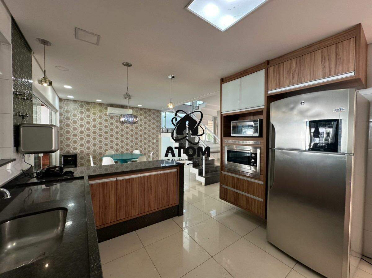Casa em condominio à venda no Caminho Novo: 