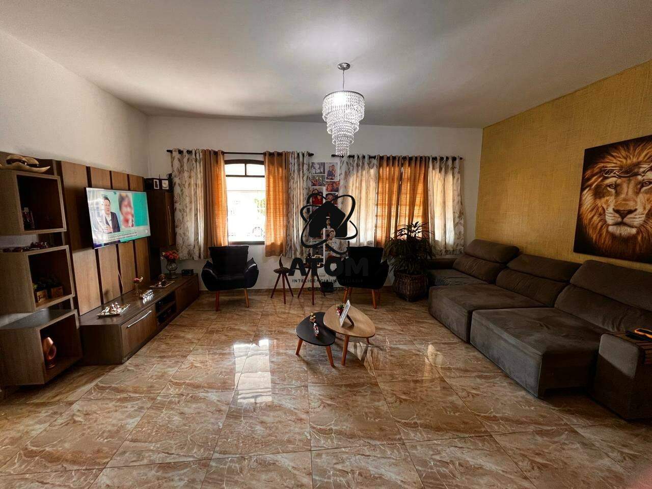 Casa à venda no Parque das Flores: 