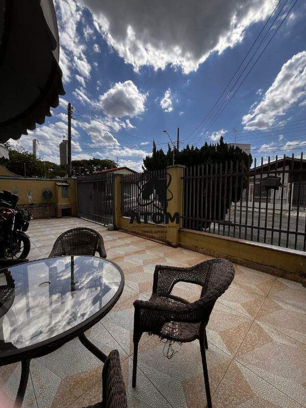 Casa à venda no Parque das Flores: 