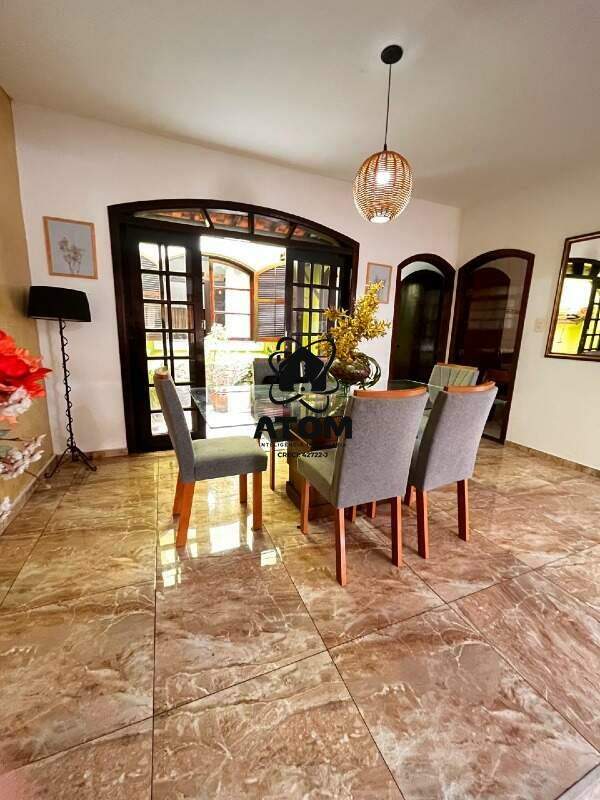 Casa à venda no Parque das Flores: 