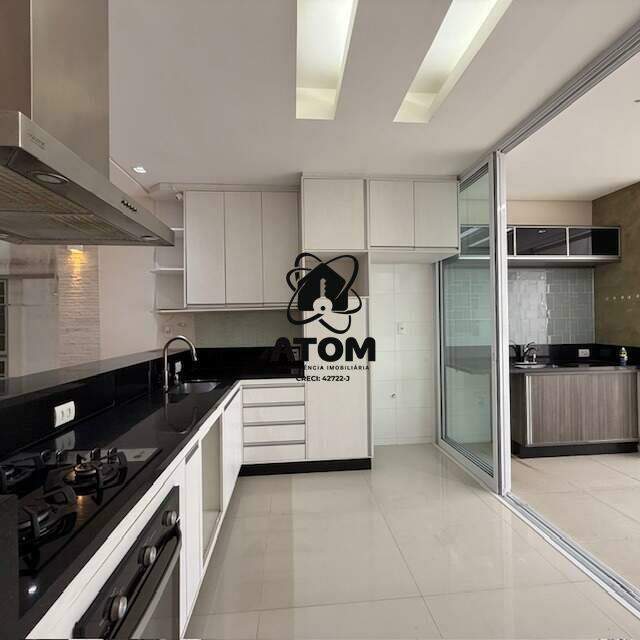 Casa em condominio à venda no Piracangaguá: 