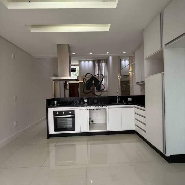 Casa em condominio à venda no Piracangaguá: 