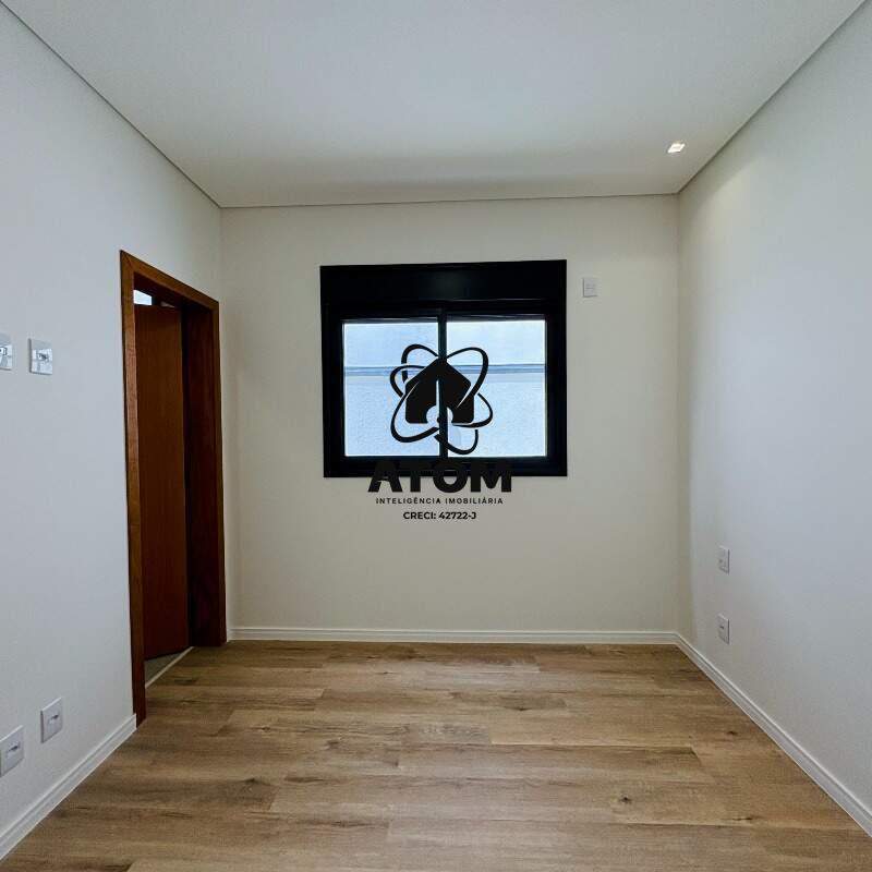 Casa em condominio à venda no Piracangaguá: 