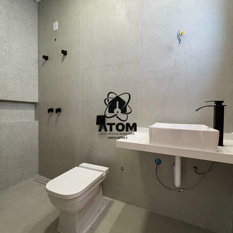 Casa em condominio à venda no Piracangaguá: 