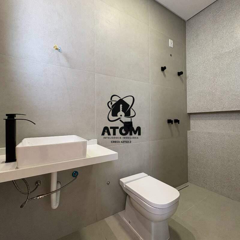 Casa em condominio à venda no Piracangaguá: 