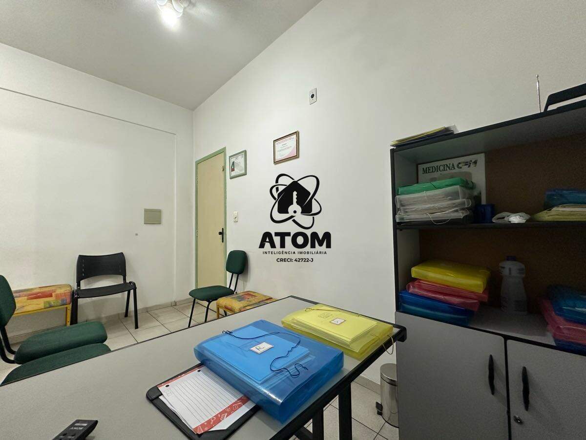 Sala à venda no Centro: 