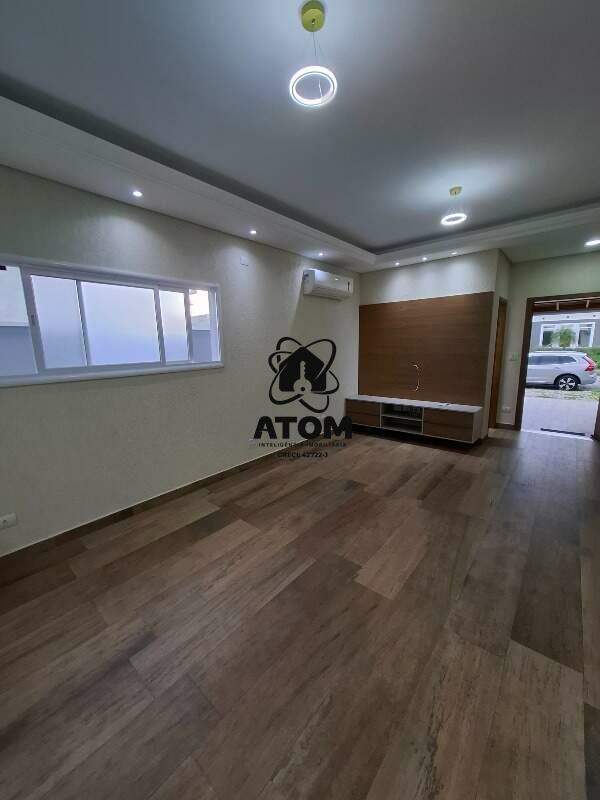 Casa em condominio à venda no Piracangaguá: 