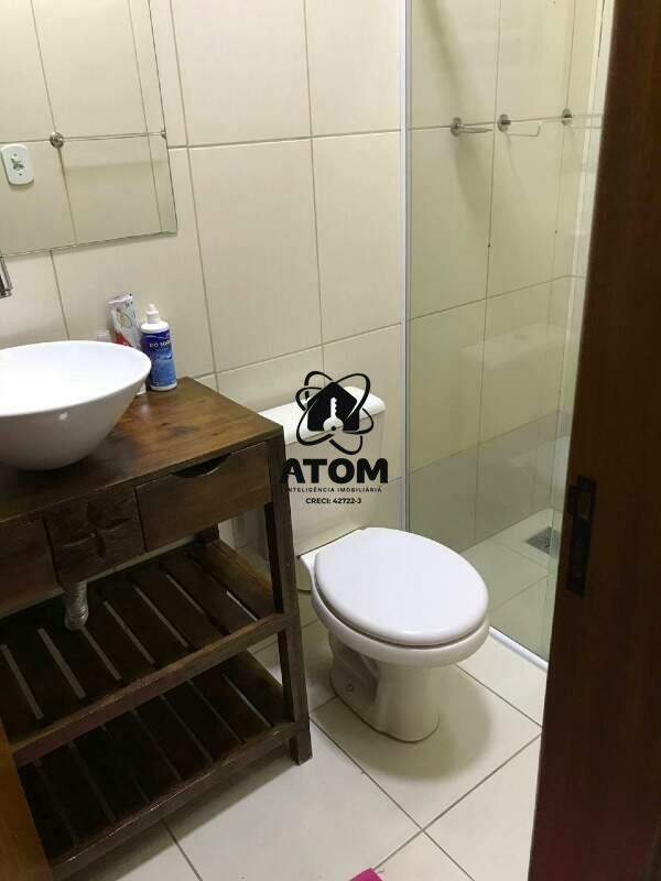 Casa em condominio à venda no Parque Arco Íris: 