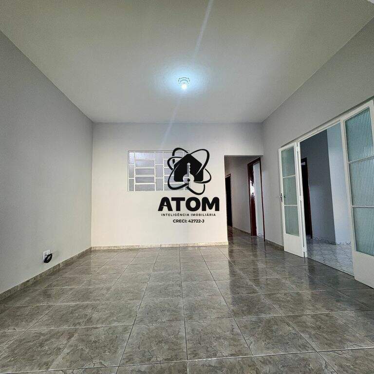 Casa para aluguel no Jardim Maria Augusta: 