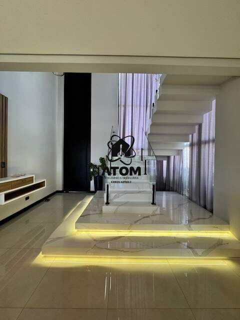 Casa em condominio à venda no Piracangaguá: 