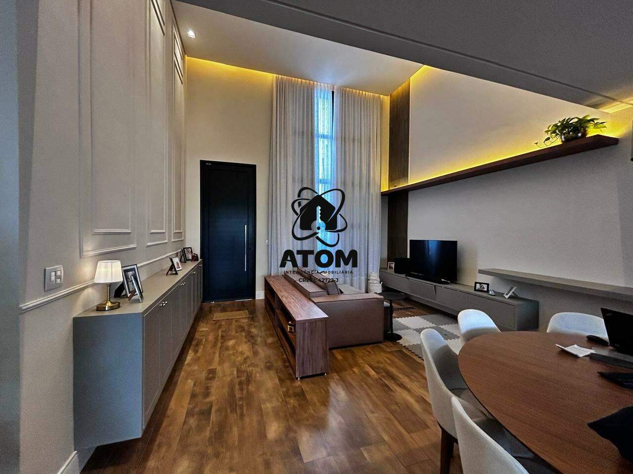 Casa em condominio à venda no Vale dos Cristais: 