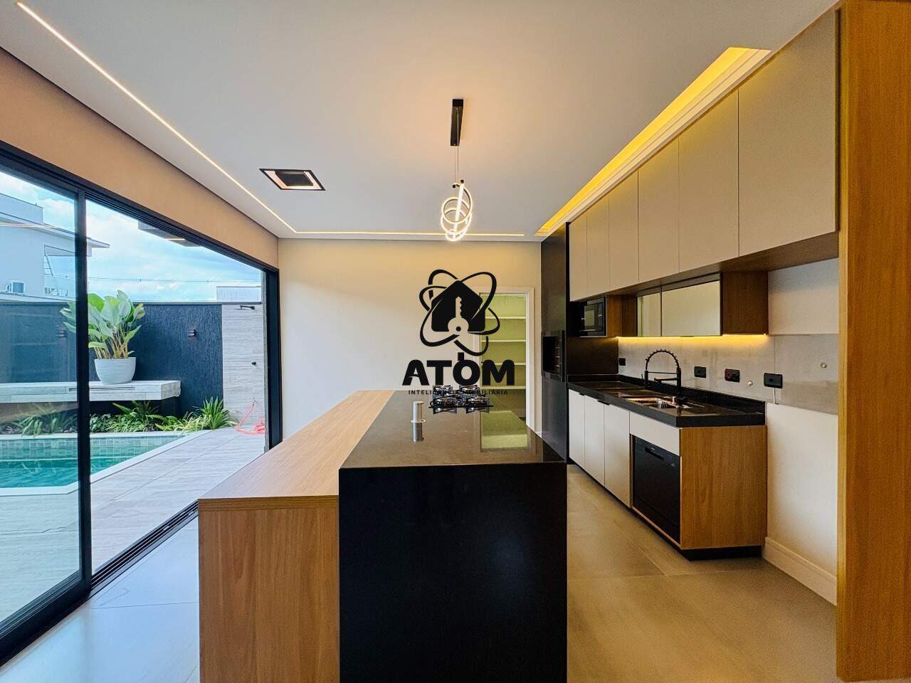 Casa em condominio à venda no Piracangaguá: 